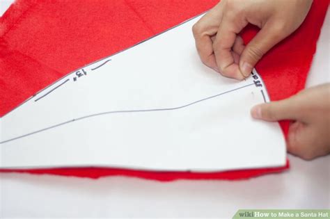 3 Ways to Make a Santa Hat | Santa hat, Felt patterns free, Pallet ...