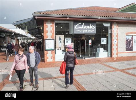 Clarks village outlet shopping street hi-res stock photography and images - Alamy