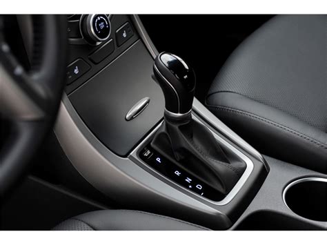 2014 Hyundai Elantra: 95 Interior Photos | U.S. News