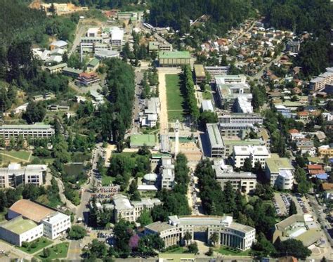 Vista aérea del campus central de la Universidad de Concepción, Chile Chili, Dolores Park ...