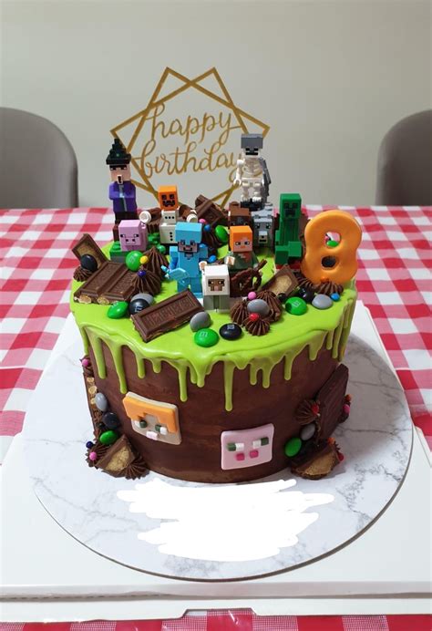 This Minecraft birthday cake is just perfect! : r/GTAGE