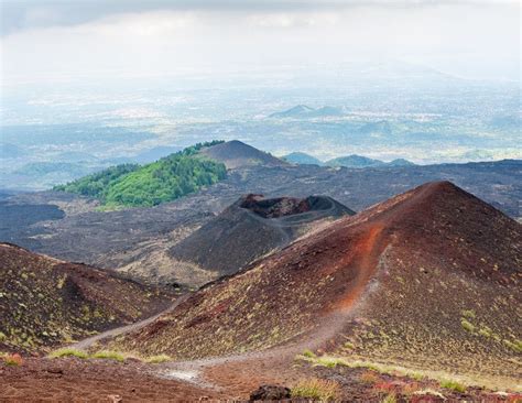 Mount Etna to 1900 mt and Taormina Full-Day Tour from Cefalù | musement