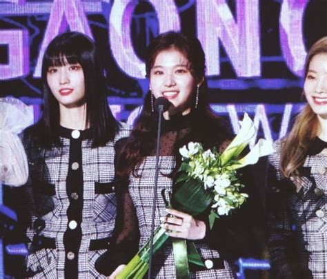 Sana Forgot Her Speech at the Gaon Chart Music Awards, and It's Too Cute to Bear - Koreaboo