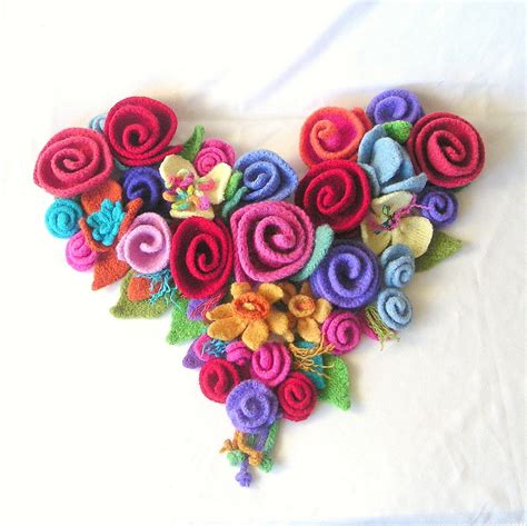 FELTED FLOWER PATTERNS « Free Patterns