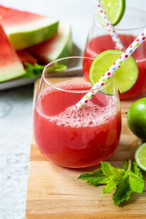 How to Make Fresh Refreshing Watermelon Juice - Mom's Dinner