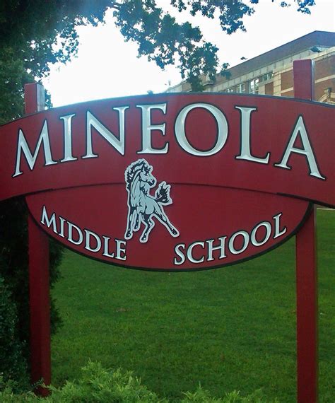 Mineola Middle School Named Apple Distinguished School | Mineola, NY Patch