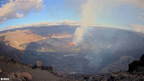 Lava spotted flowing from Kilauea as eruption resumes on Hawaii’s Big ...