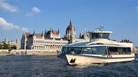 Budapest 1-Hour Evening Sightseeing Cruise - Budapest, Hungary ...