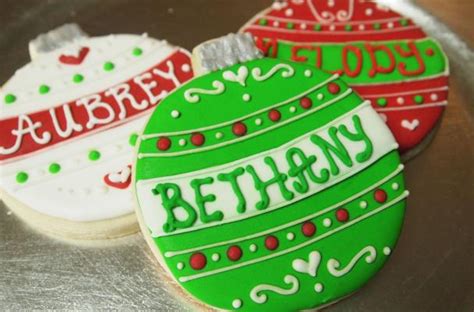 Foodista | Personalized Christmas Ornament Cookies