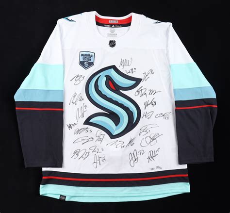 Seattle Kraken Inaugural Season Team Jersey Signed by (25) With Max ...