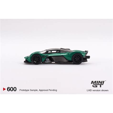 Mini GT 1:64 Aston Martin Valkyrie Aston Martin – Racing Gre