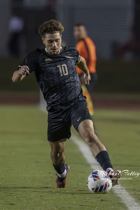 NCAA Soccer: Central Florida 1 vs South Carolina 2 - Sports Page Magazine