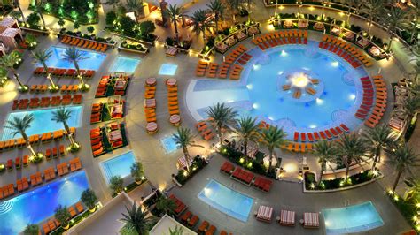 Las Vegas Hotel Pools | Best Swimming Pools | Red Rock Resort