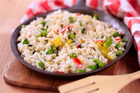 Receta fácil de arroz con verduras | Receta | Recetas con arroz, Arroz con verduras, Como ...