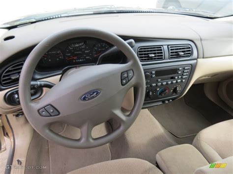 2001 Ford Taurus SE Wagon Dashboard Photos | GTCarLot.com