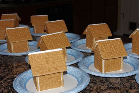 A Fun Activity for your Thanksgiving Day | Graham cracker gingerbread house, Diy christmas ...