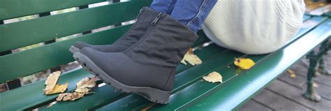 Toe Warmers Canada | Boots & Slippers | Tootsies Shoe Market