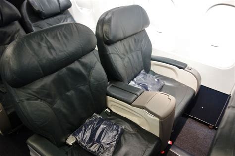United Airlines Fleet Airbus A320-200 Business Class:Domestic First:United First cabin seats ...