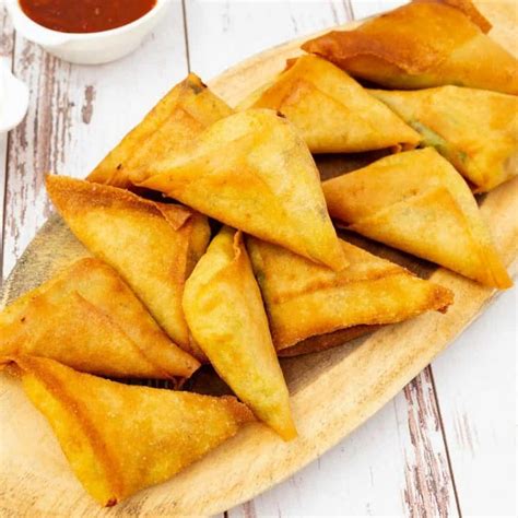 Easy Samosa - 2 Ways (Traditional & Spring Roll Wrappers) - Veena Azmanov