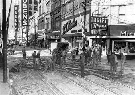 Behind the Rail workers - R.E. Kaplan furniture store in downtown ...