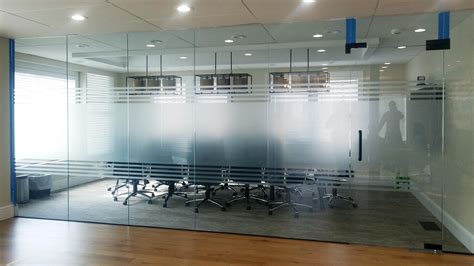 Pin by Asif Mustafa on Office Partitions | Frosted glass design ...