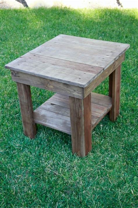 Rustic Wood End Table | 101 Pallets | Rustic end tables, Pallet end tables, Wood pallet projects