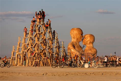 Burning Man 2014: Spectacular Photos of the Annual Festival in Nevada's Black Rock Desert