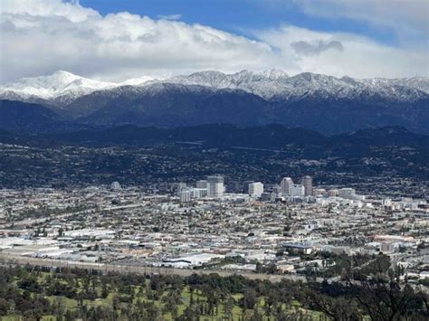 WATCH: Snow Falls over Hollywood - Total News