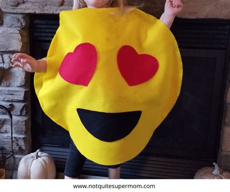 DIY No Sew Emoji Halloween Costume flex done - Not Quite Super Mom