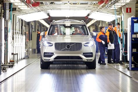 Volvo Cars’ Torslanda plant starts up a third production shift with ...