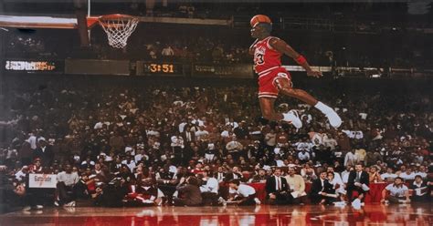 Michael Jordan's 1988 dunk from the free throw line [Basketball ...