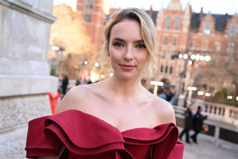 Jodie Comer forced off stage with trouble breathing as New York engulfed in wildfire smoke