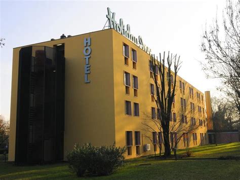 Holiday Inn Milan Linate Airport in Italy - Room Deals, Photos & Reviews