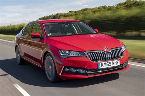 New Skoda Superb facelift 2019 review | Auto Express