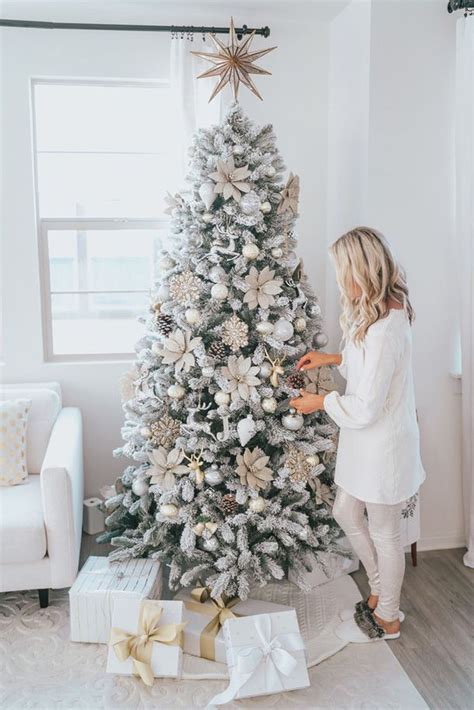 48 Stunning White Christmas Tree Ideas To Decorate Your Interior ...