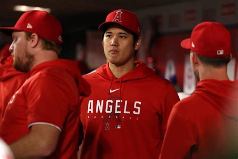 Shohei Ohtani Undergoes Elbow Surgery, Expected to Return to Hitting in 2024 and Pitching in ...