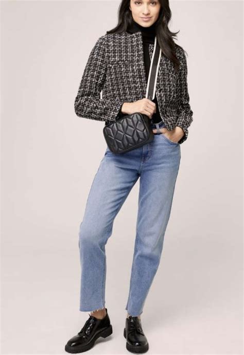 Dunnes Stores fans set to love new vintage jeans in two colours - Dublin's Q102