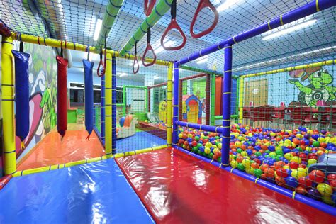 Should Your Business Set Up a Commercial Indoor Playground? - David Bibeault Photography