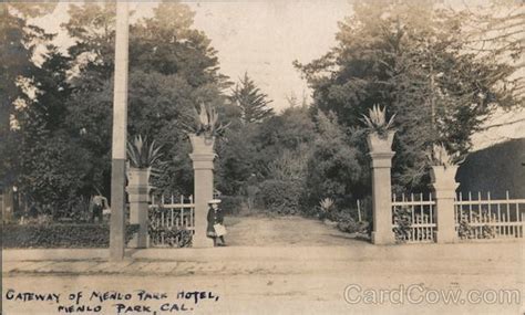 Gateway of Menlo Park Hotel California Postcard