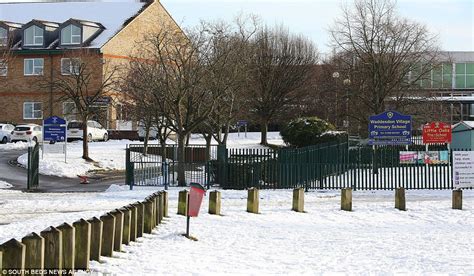 Aylesbury school closed while secondary next door opens | Daily Mail Online