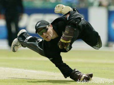 Amazing Cricket Catches Images | Top HD Wallpapers