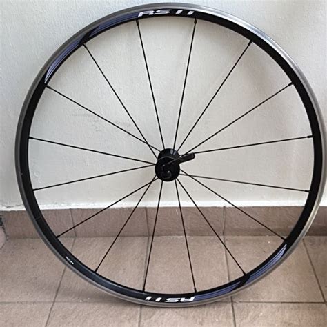 Shimano RS11 Road Wheelset, Sports Equipment, Bicycles & Parts ...