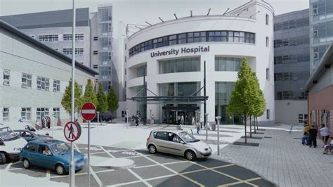 MPs fear lives at risk over Coventry hospital service 'loss' - BBC News