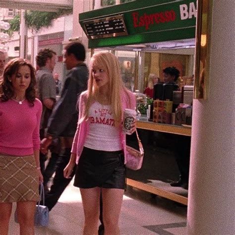 Groovy shit🌞🌺 on Instagram: “Regina George’s Outfits🌷 (Mean Girls, 2004) • • • #rachelmcadams # ...