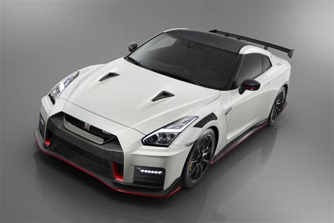 2020 Nissan GT-R NISMO strengthens grip on speed