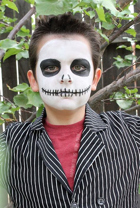 This impressive Jack Skellington makeup looks totally awesome, and it ...