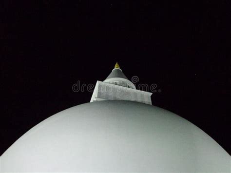 Ruwanwelisaya Dagoba Stupa in Sri Lanka Stock Photo - Image of anuradhapura, background: 214786328