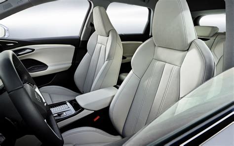 Audi Q6 e-tron electric SUV gains high-tech interior with extra screen ...