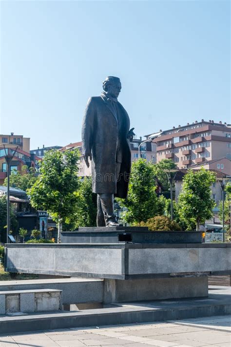 Statue of Ibrahim Rugova editorial photography. Image of central ...