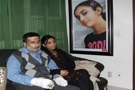 Aarushi Talwar murder case verdict Live Updates: Rajesh Talwar, Nupur Talwar acquitted by ...